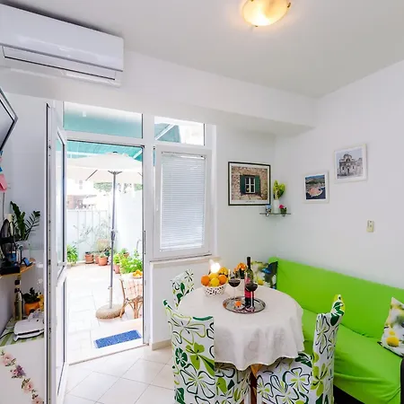 Captain - One Bedroom With Terrace 3 Adults * Dubrovnik