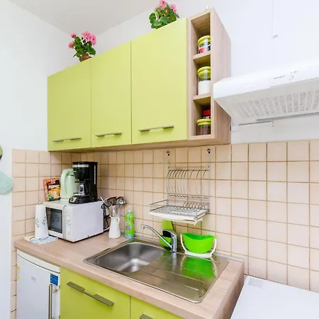 Captain - One Bedroom With Terrace 3 Adults Apartment
